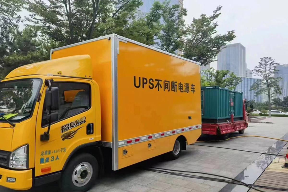 平果发电机租赁施工现场