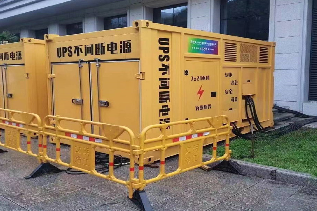 平果发电机租赁施工现场